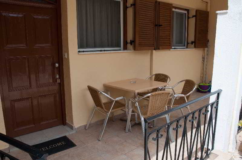 Kokoros Apartments Kato Korakiana Esterno foto